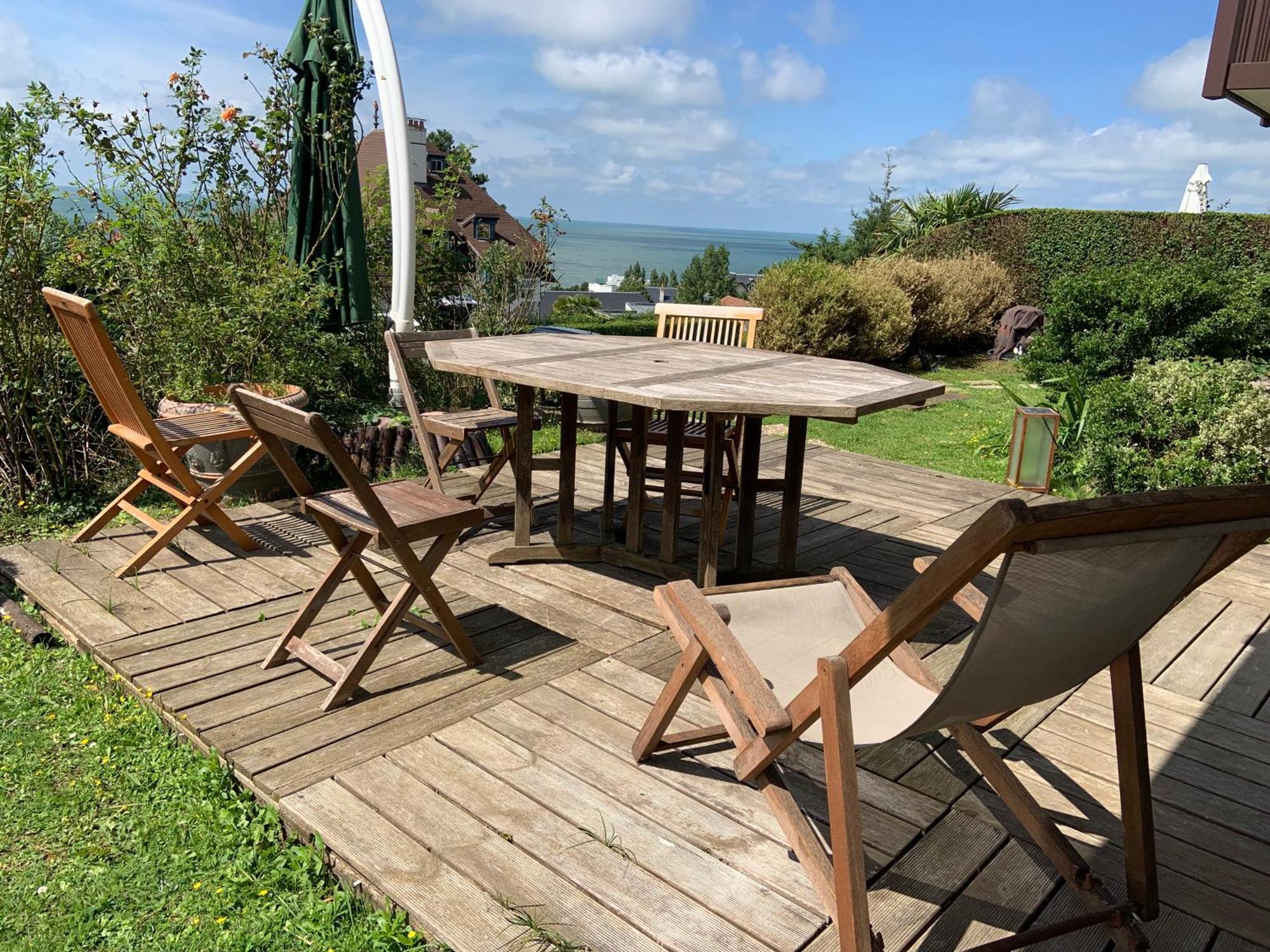 Grand Rez De Jardin-Terrasse Avec Vue Sur La Mer - 2 Chambres Blonville-sur-Mer Bagian luar foto