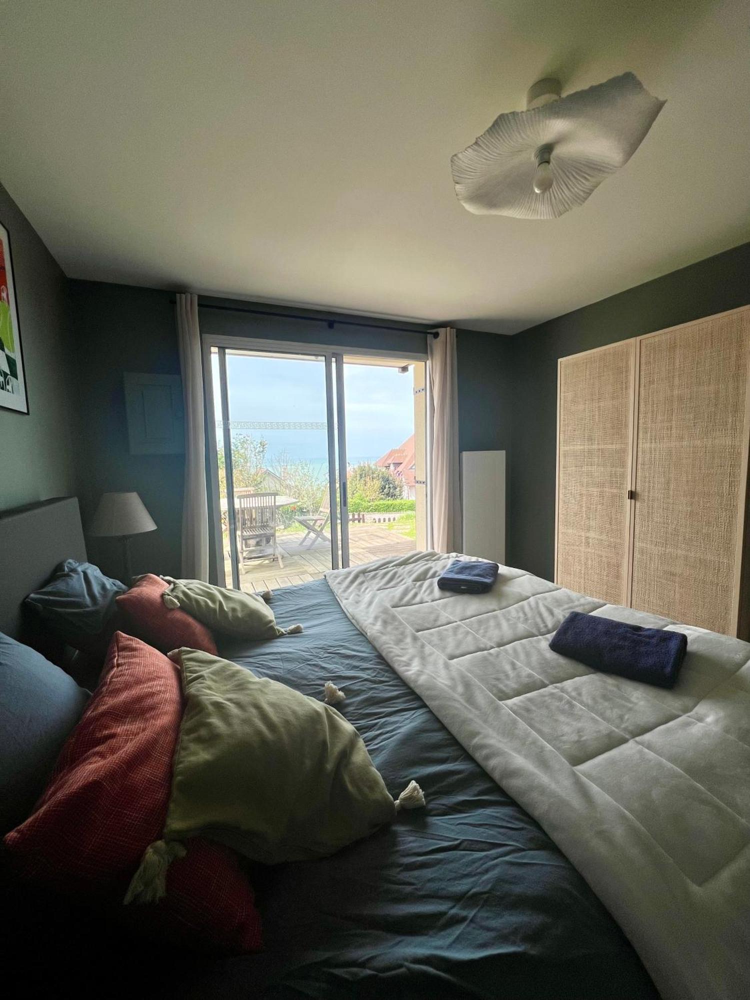 Grand Rez De Jardin-Terrasse Avec Vue Sur La Mer - 2 Chambres Blonville-sur-Mer Bagian luar foto